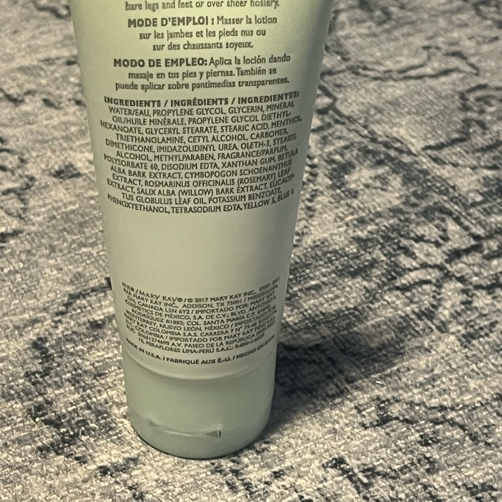 New Mary Kay mint bliss energizing lotion for feet and legs - Picture 2 of 3